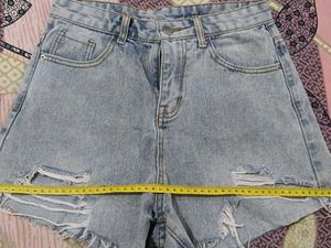 Stunning Urbanic Shorts - M size