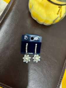 Dangling Pearl Earrings