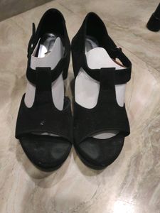Girls Heels Wedges 7 Number Written On Back Of It
