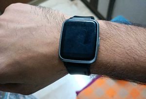 Noise Smartwatch - Black