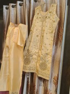 4 colour available Elegant Embroidered Salwar Suit