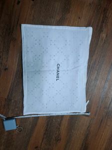 chanel pouch