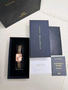 DW Daniel Wellington* Quadro fem