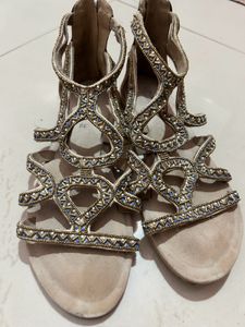 Luna blu Embellished Flat Sandals