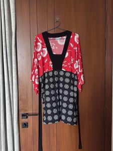 Stylish Red & Black Print Tunic Top
