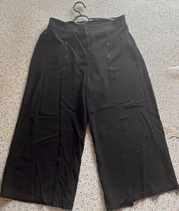 Stylish Black Wide-Leg Pants