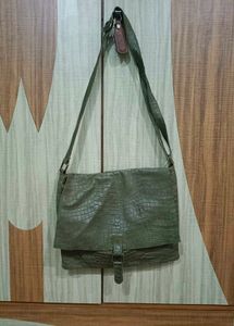 Chic Embossed Leather Crossbody Bag