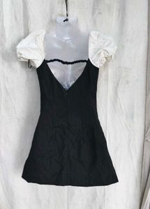 20167. Cute Black &amp; White Puff Sleeve Dress
