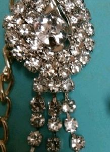 Charming Set of 4 Stylish Brooches 😍