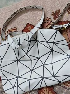Chic Geometric Print Crossbody Bag