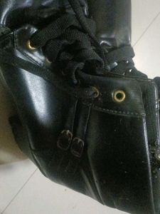 black boots for women