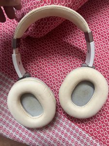 White Motorola Unused Headphone Pulse Max