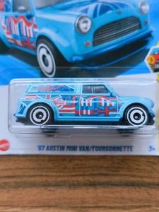 Hot Wheels '67 Austin Mini Van/Fourgonnette