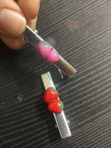 Minimal Strawberry Hairclips🍓