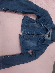 STYLISH 💝💖CORSET model cropped denim jacket