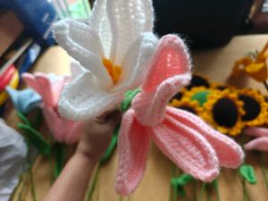Handmade Crocheted Flowers-28 nos