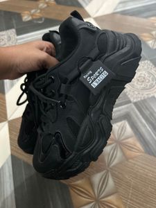 Woman’s Black Chunky Platform Sneakers