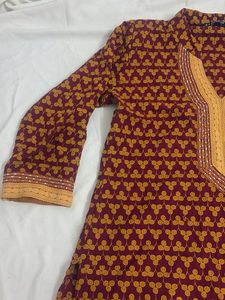 Maroon &amp; Gold Printed Kurta