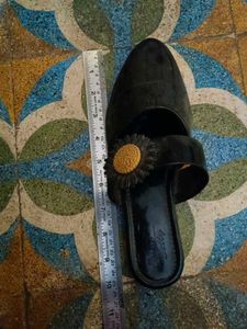 Black Flower Sandal