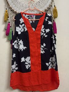 Stylish Black & White Floral Top