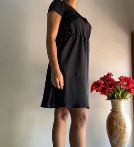 Elegant Black Dress with Lace Detail