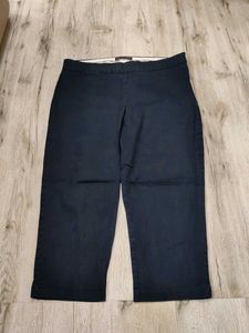 Ma5818 M&S Comfortable Navy Capris waist 34 inches