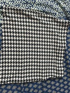 Chic Houndstooth Mini Skirt 🖤🤍✨
