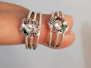 Silver Toe Rings with Flower Design