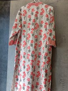 Nice Kurti With Floral Print All Over