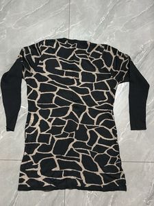 Stylish Giraffe Print Sweater Top