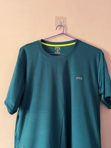 FTX Solid Round Neck Polyester *like new*