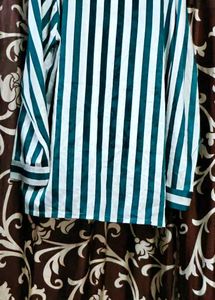 Striped Satin t shart no offer please 🙏