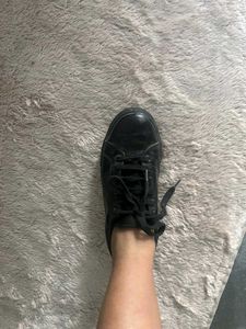 Black Sneakers - Everyday Style