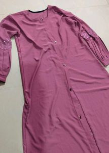 Elegant pink abhaya