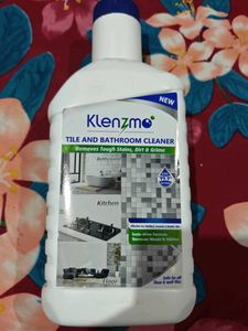 Klenzmo Tile and Bathroom Cleaner