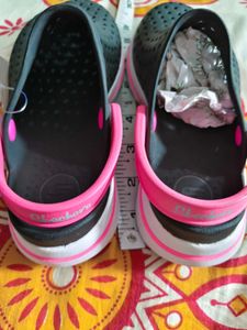 Skechers Black Pink Clogs never Used  uk1..