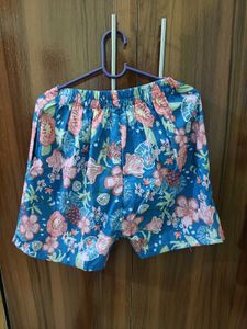 mini skirt