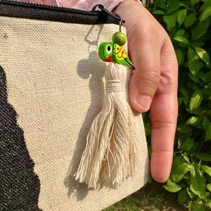 Handpainted jutti Design bag with parrot