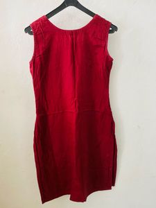 Elegant Red Sleeveless Kurta