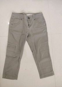 Imported DKNY Cargo Capri