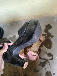 Chic Black &amp; pink Patent Sandals