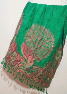 Green 🟢 Peacock Print Winter Shawl