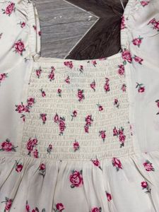 Cream Floral Puff Sleeve Top