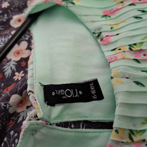 Chic Floral Pleated Mini Dress