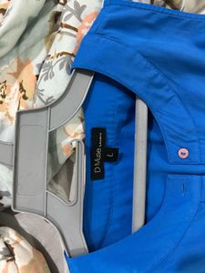 Stylish Blue Sleeveless V-Neck Top