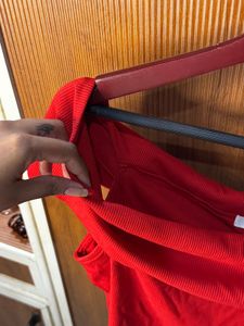 h&amp;m Red off shoulder top