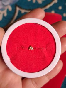 Elegant Triangle Stud nosepin