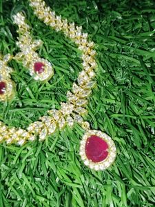 Stunning Crystal Necklace &amp; Earring Set