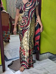 Elegant Floral Print crepe Saree