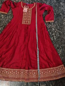 Maroon Kurta Set with Golden Embroidery